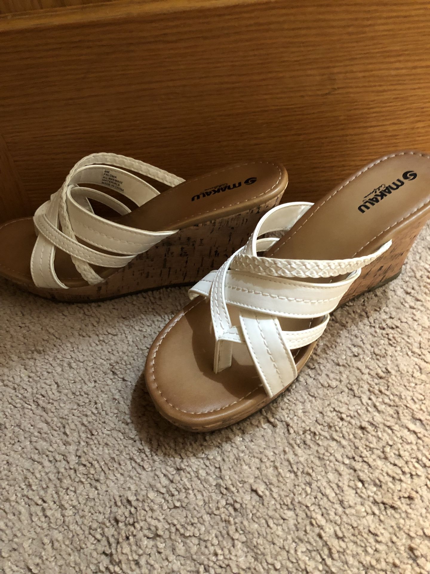 Size 9 Makalu California White Sandals/Shoes for Spring-Summer