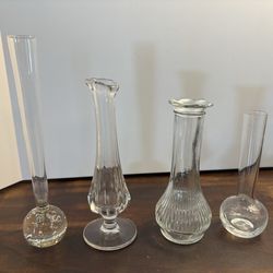 LOT OF VINTAGE CLEAR GLASS BUD VASES