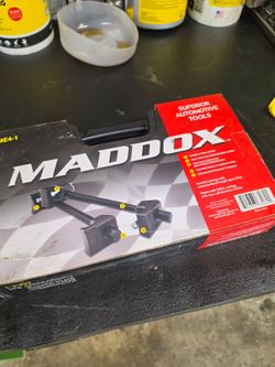 Maddox 2pc Macpherson Strut spring compressor set tool