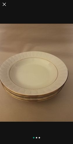 Gibson tuxedo gold rim rimmed white bowls set of 4
