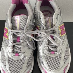New Balance Women's Silver and Pink Athletic Shoes