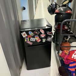 Mini Fridge 
