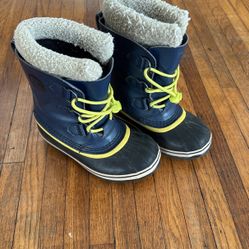 Kids SOREL snow boots Sz 2