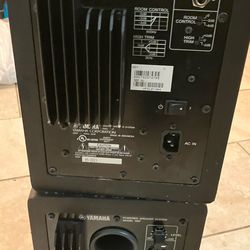 Studio equipment for sale ! 2 black Yamaha  model hs7 speakers an microphone stand