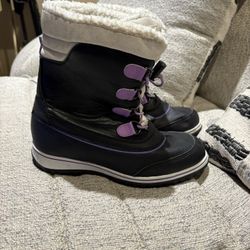 Girls Snow Boots Size 4y