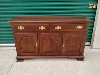 Vintage Carleton McLendon (Colonial Furniture) Solid Mahogany Buffet