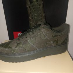 Nike AIR FORCE 1 MEN SIZE 11 W/Box
