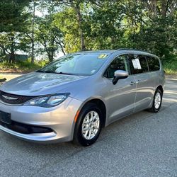 2021 Chrysler Voyager