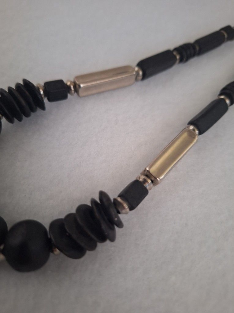 Vintage 1980s Black Wood And Silver Metal Neclace
