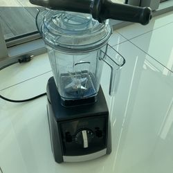 Vitamix BLENDER