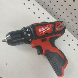 Milwaukee new drill driver 12M nuevo
