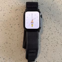 Apple Watch Series 5 – 44mm