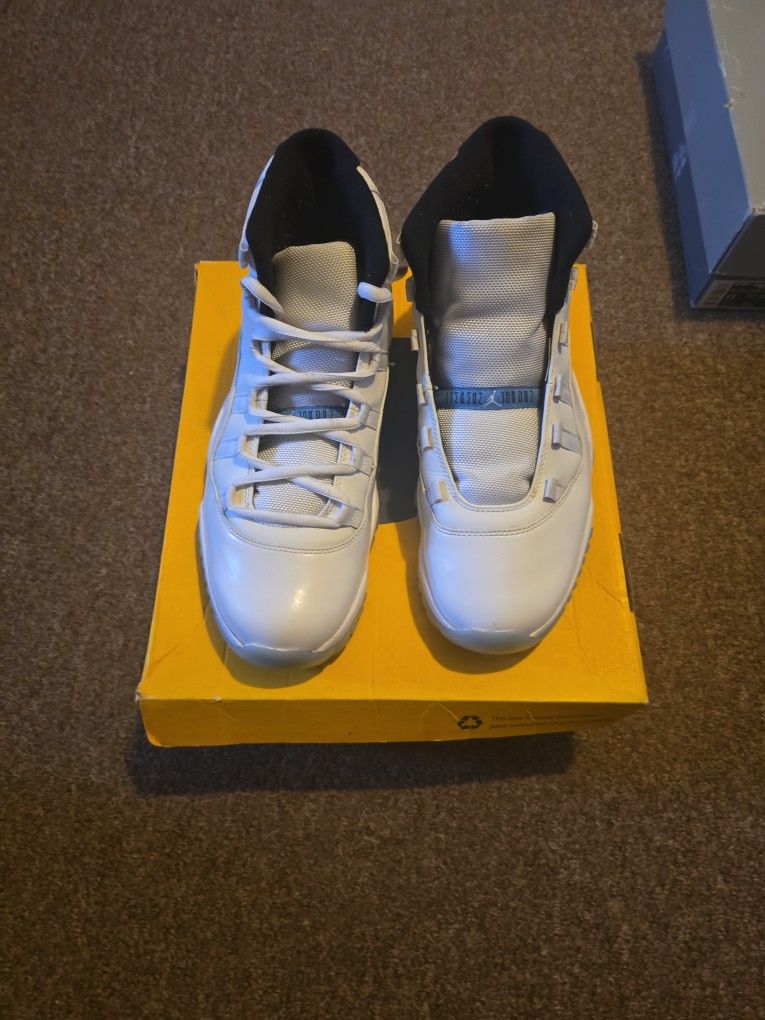 Jordan 11 Legend Blue