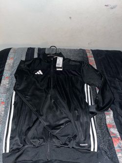 Selling Adidas tracksuit size small