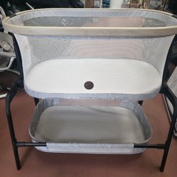 Maxi Cosi IORA Bedside Bassinette 