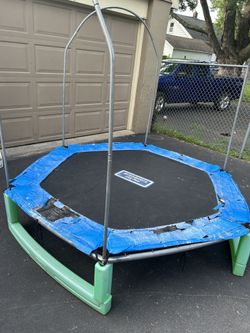 Free Trampoline 