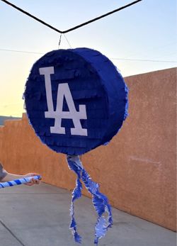 LA piñata