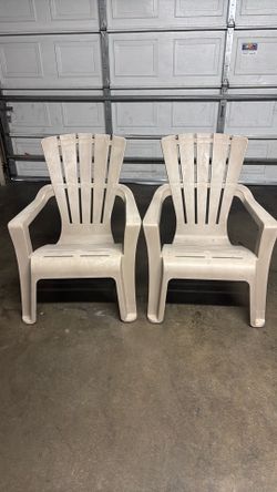 2 Patio Chairs (Grey)