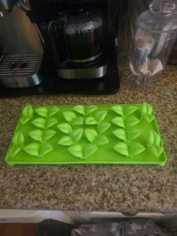 Hyper Pet IQ Treat Mat Silicone Lick Mat
