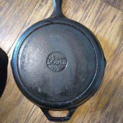 Lodge Cast Iron Skillet 