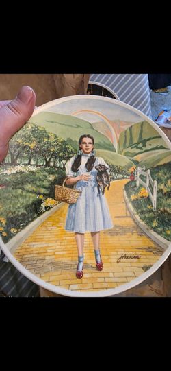 Vintage Knowles Wizard of Oz Collector