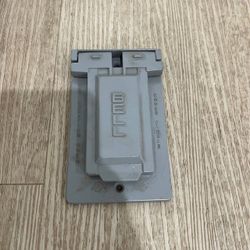 Bell Gray Weatherproof In-Use Outlet Cover Single Gang Vertical 1-Gang