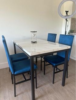 Dining Table Set with 4 Chairs