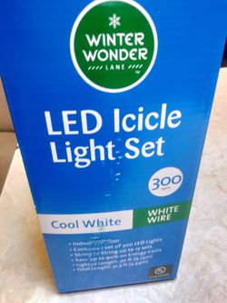 Winter Wonder Lane LED Icicle Light Set 300ct