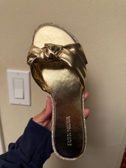 Fashion nova sandals size 6
