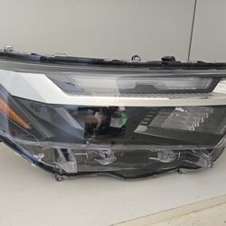 TOYOTA RAV4 OEM HEADLIGHT RIGHT SIDE