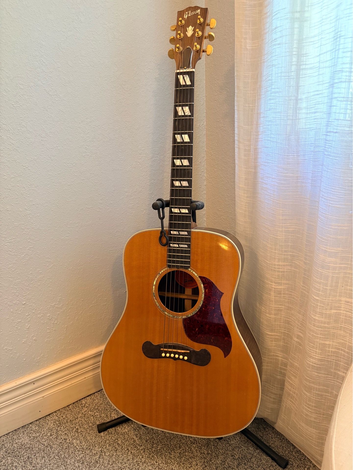 Gibson Songwriter