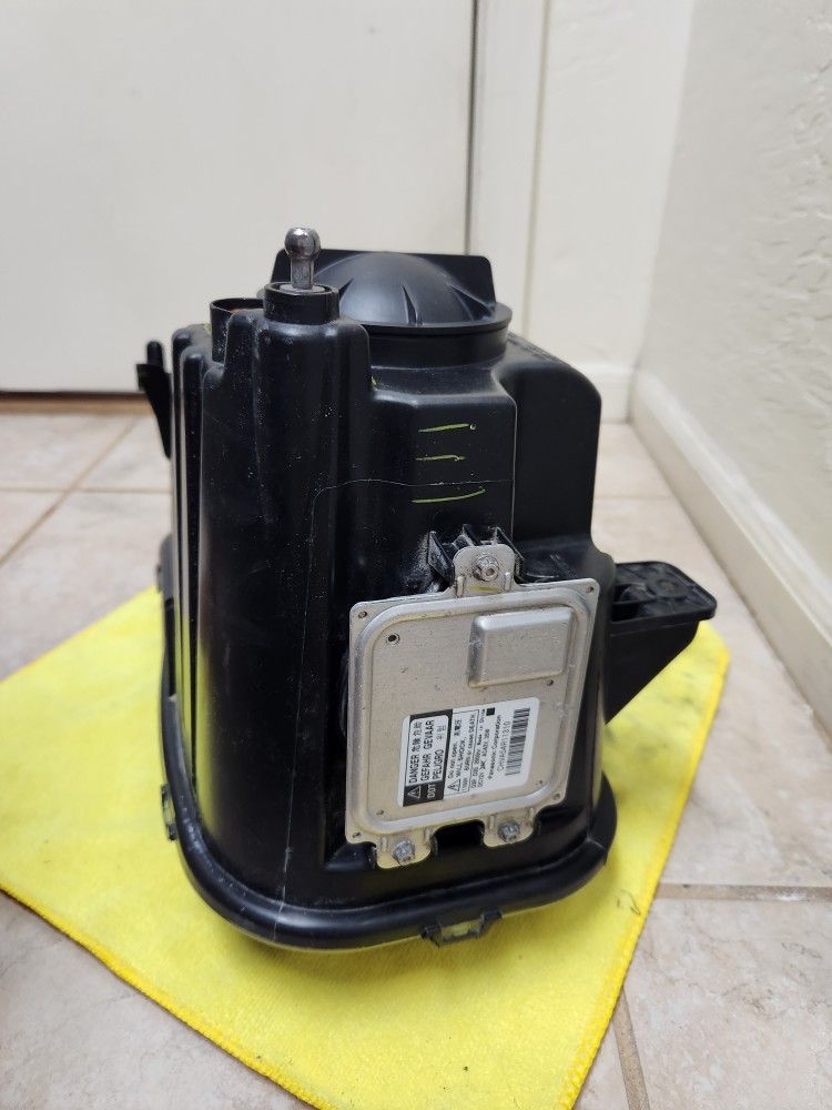 20152021 DODGE CHALLENGER LT LEFT SIDE HEADLIGHT XENON HID OEM PART(contact info removed)7AD