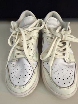 Nike  White Court Vision Low