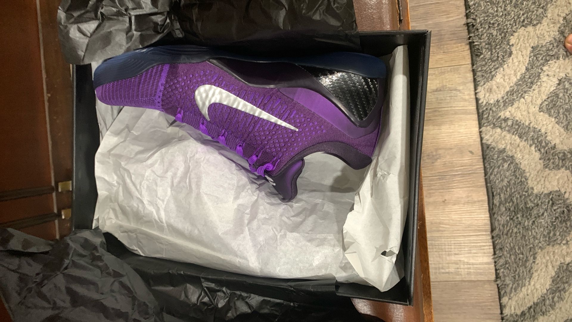 Kobe 9 Elite Low Moonwalkers