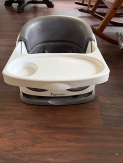Feeding chair with Tray
