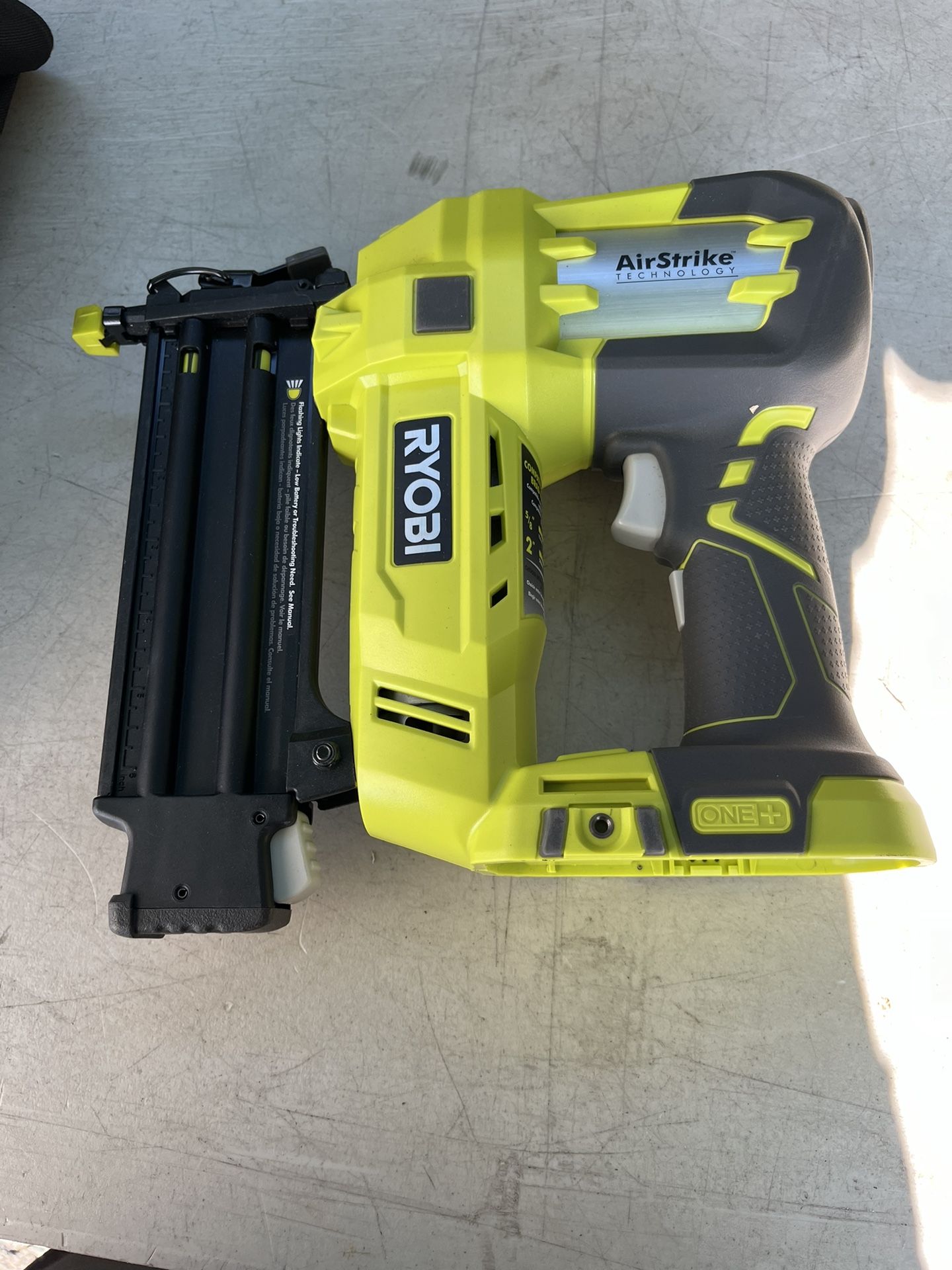 RYOBI ONE+ 18V 18-Gauge Cordless AirStrike Brad Nailer (Tool Only