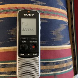 Sony digital recorder with folders high quality LCF editing has everything divide you could record it’s the size of it’s all almost 4 inches inches bu
