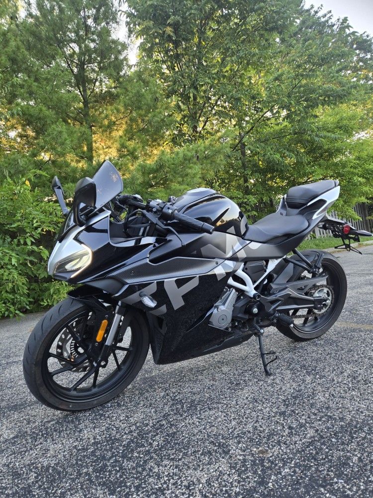 2022 CFMOTO 300SS