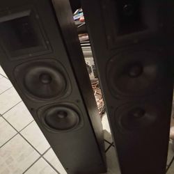 2 Klipsch Sf2 tower speakers.