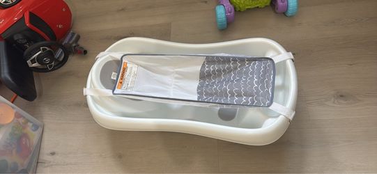 Baby bath with newborn sling
