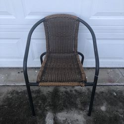 Wicker chair metal frame