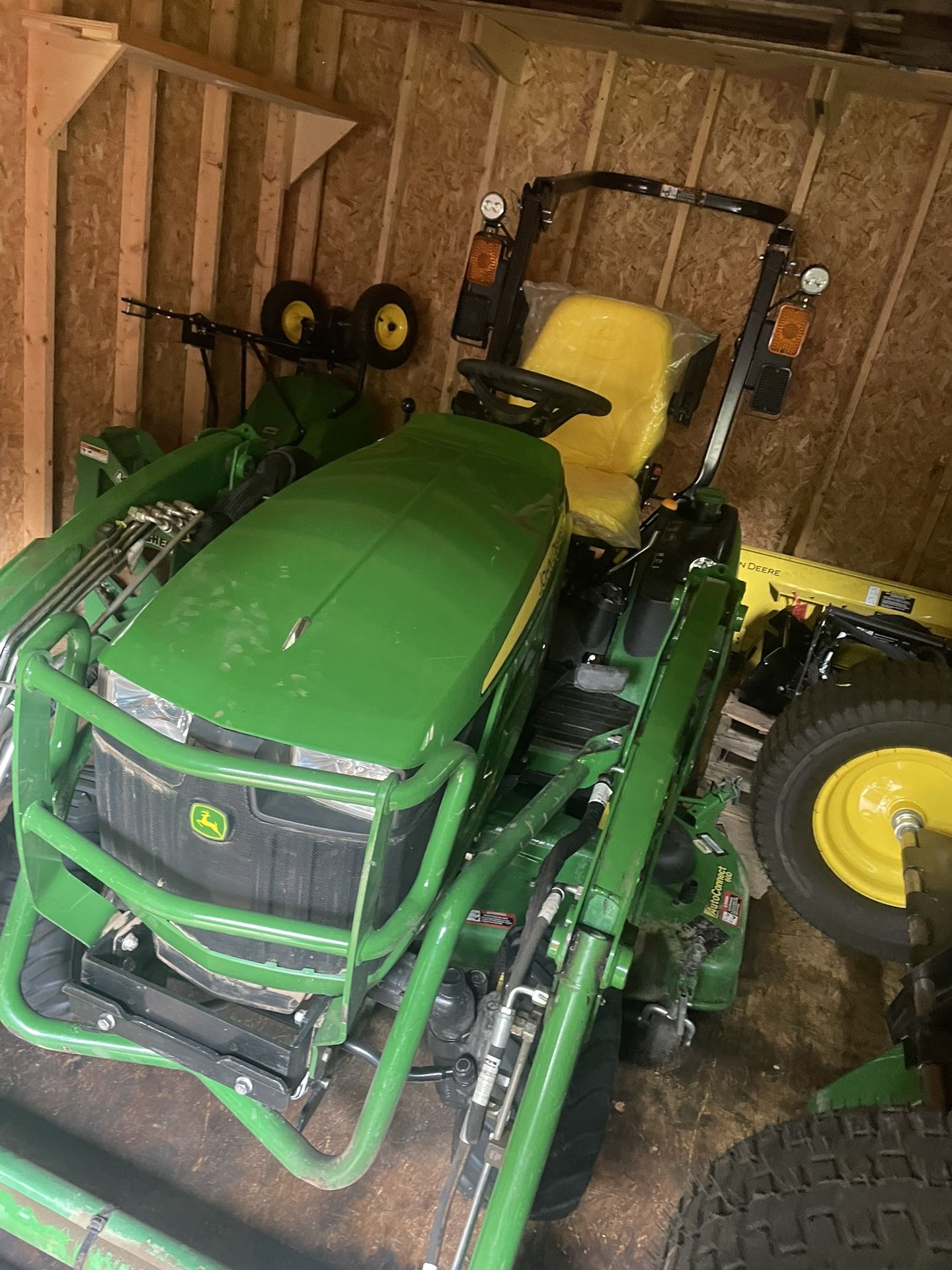 1025-R John Deere Tractor