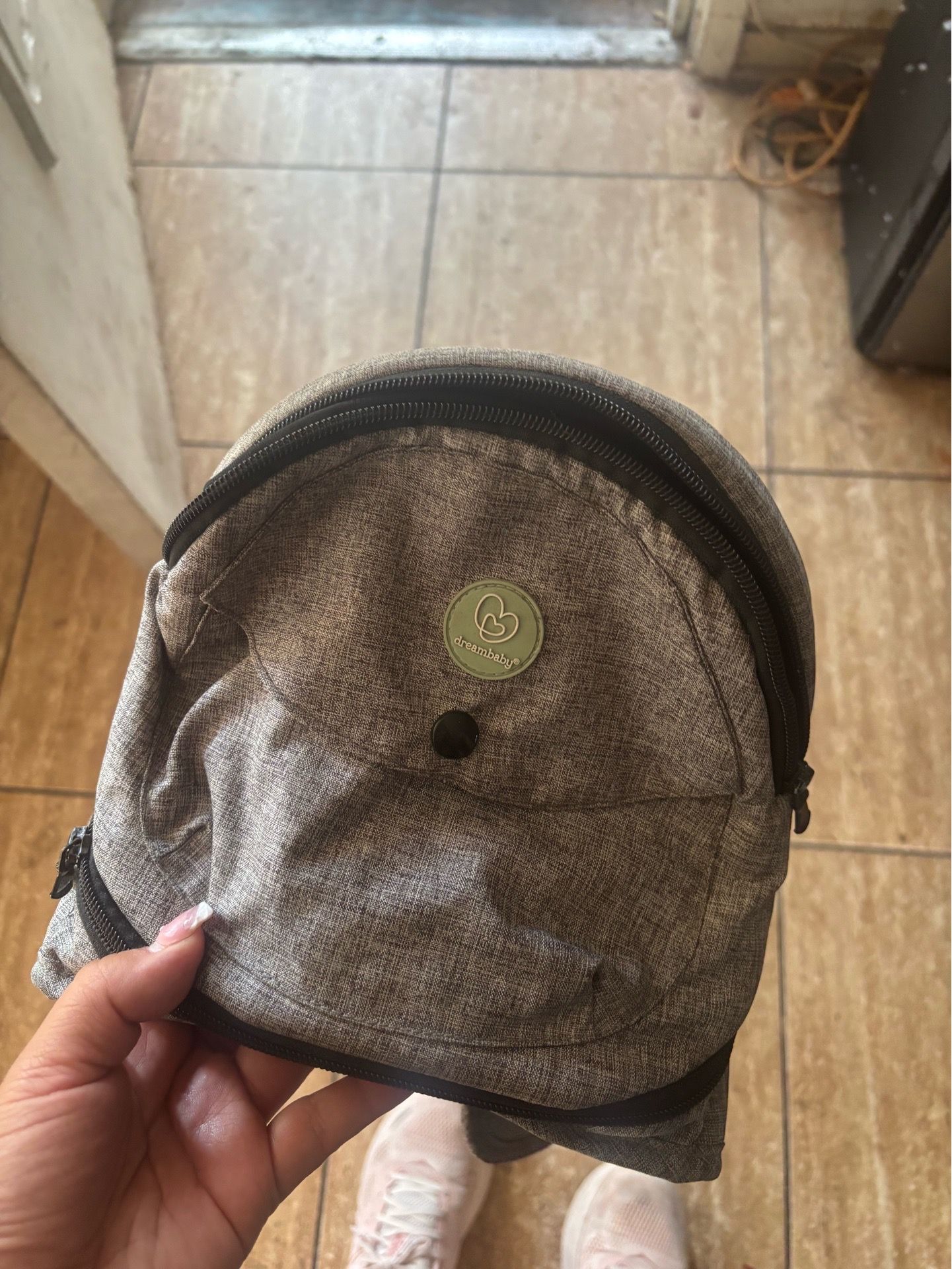 Hip baby carrier