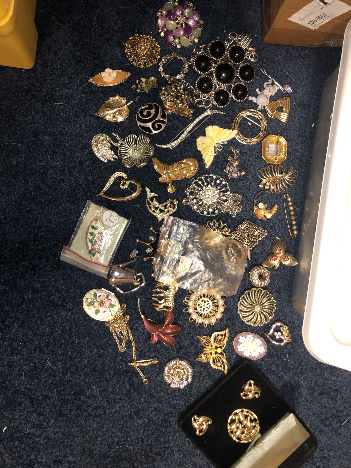 Costume jewelry Collectibles
