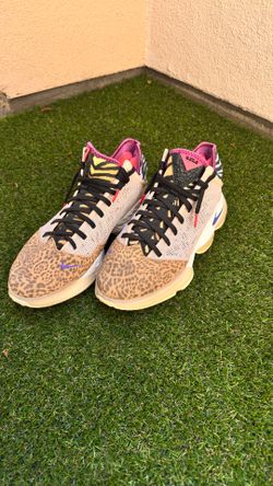 Nike LeBron 19 Low Safari