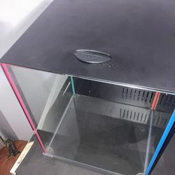 8 Gallon All in One Fish Tank W/extras