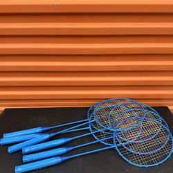 Badminton Set – 6 Rackets + 6 Shuttlecocks