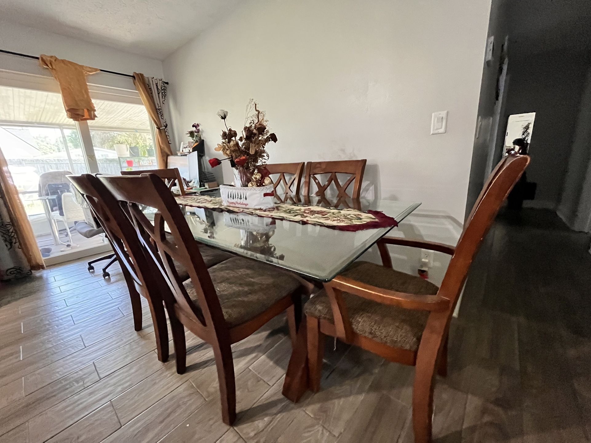 Thick, Beveled Glass Table And Chairs Set