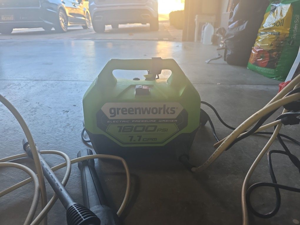 Greenworks Pressure Washer 1800 Psi