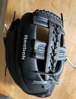 New Reebok 12" Baseball Glove RHT Mitt Black 